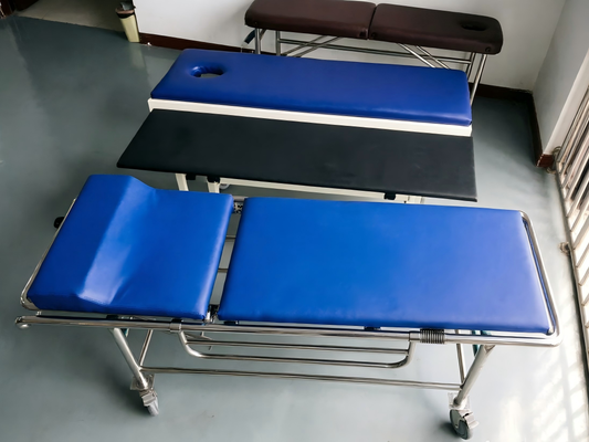 37.5 Kg Non Magnetic Stretcher Foldable Design Supports Weight Capacity 200 Kg Perfect for Medical Transport and Emergency